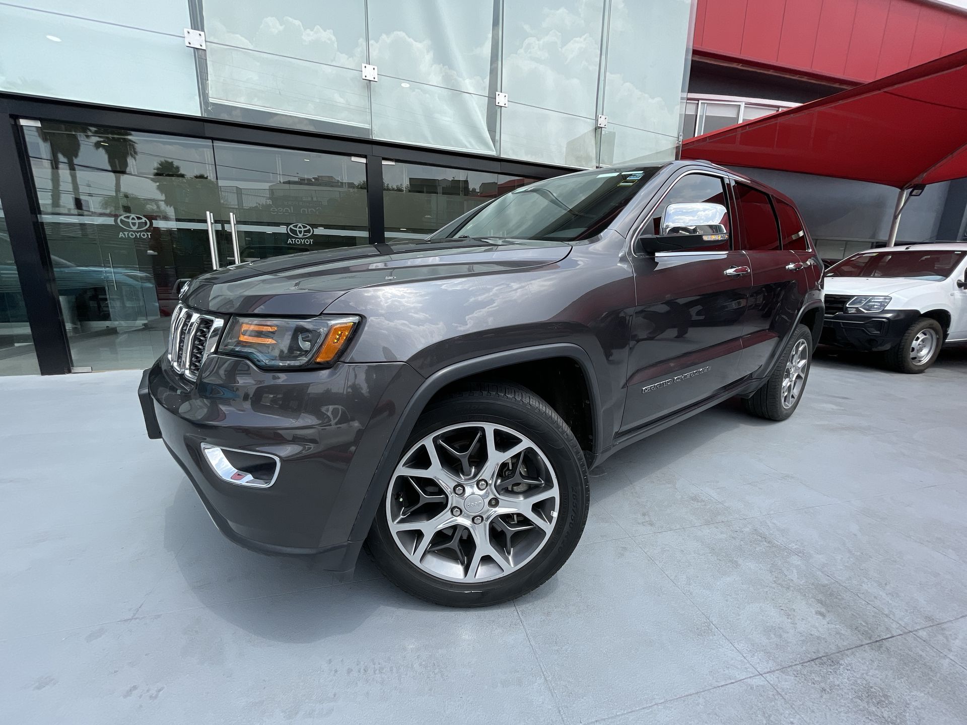 2021 Jeep GRAND CHEROKEE LIMITED LUJO V6