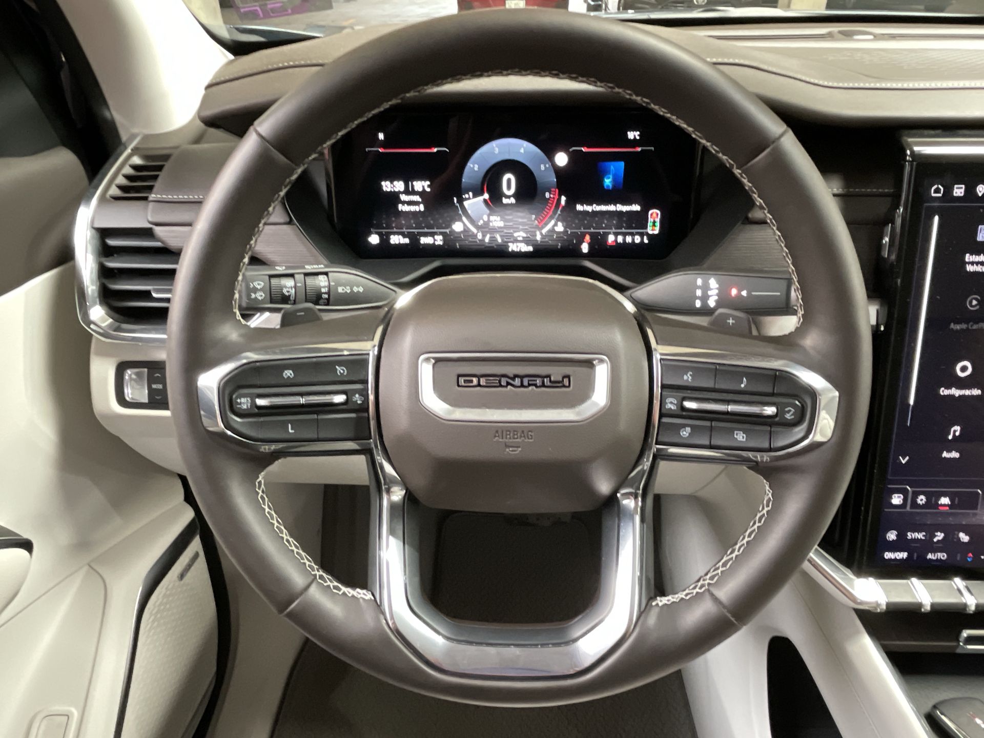 2024 GMC ACADIA DENALI G