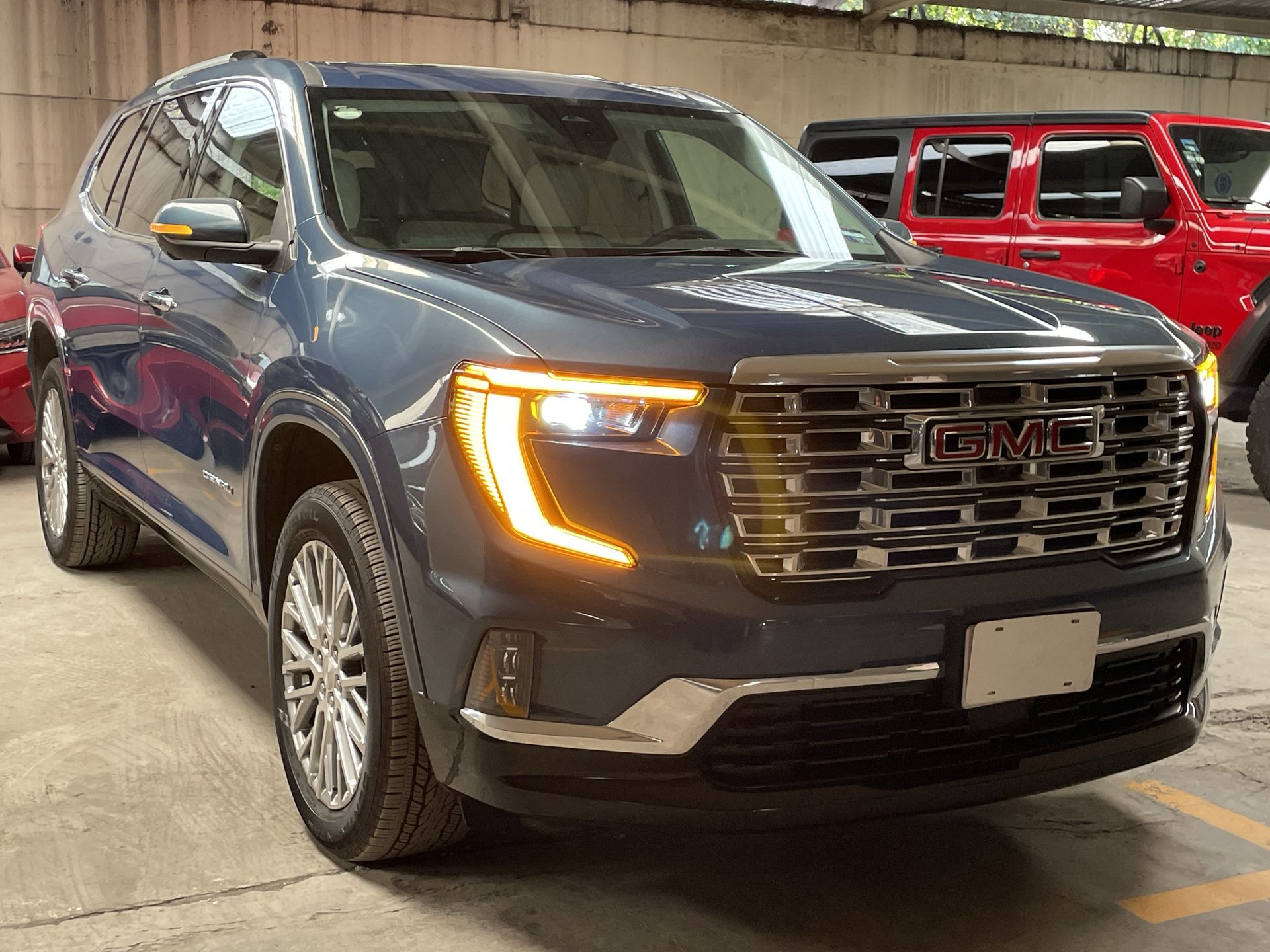 2024 GMC ACADIA DENALI G