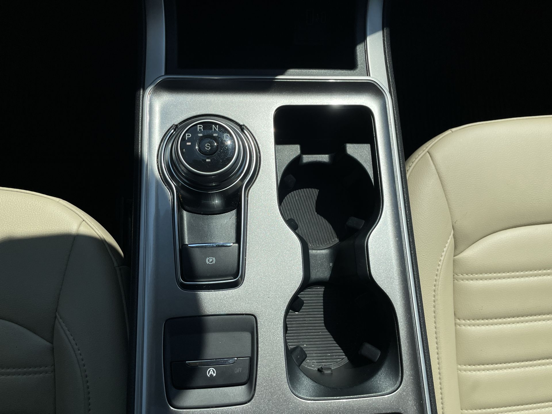 2024 Ford EDGE SEL PLUS AWD