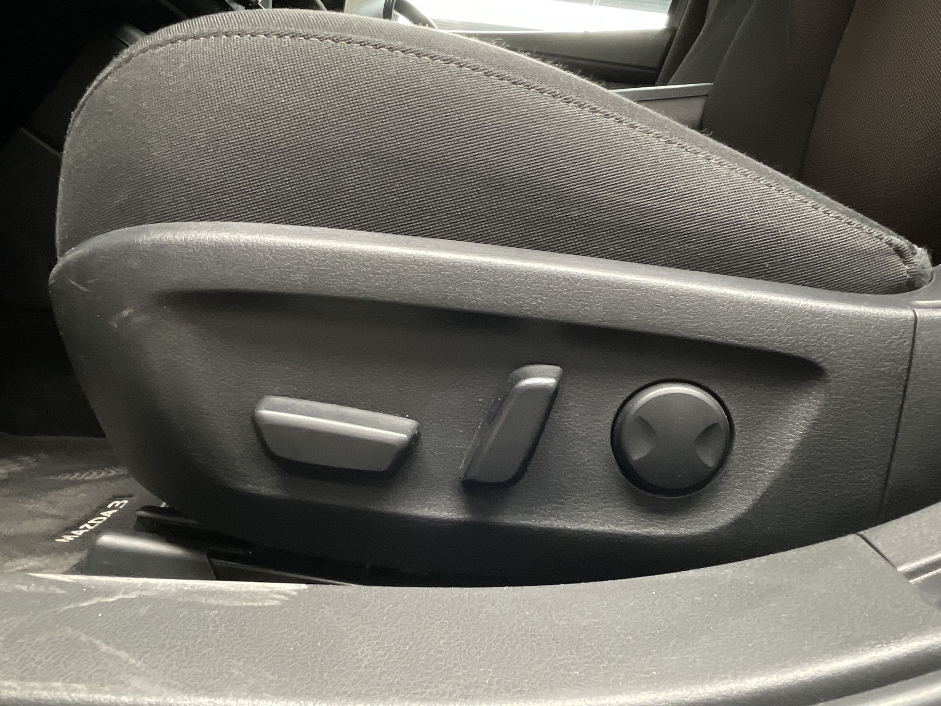 2023 Mazda Mazda 3 I SPORT TA SEDAN