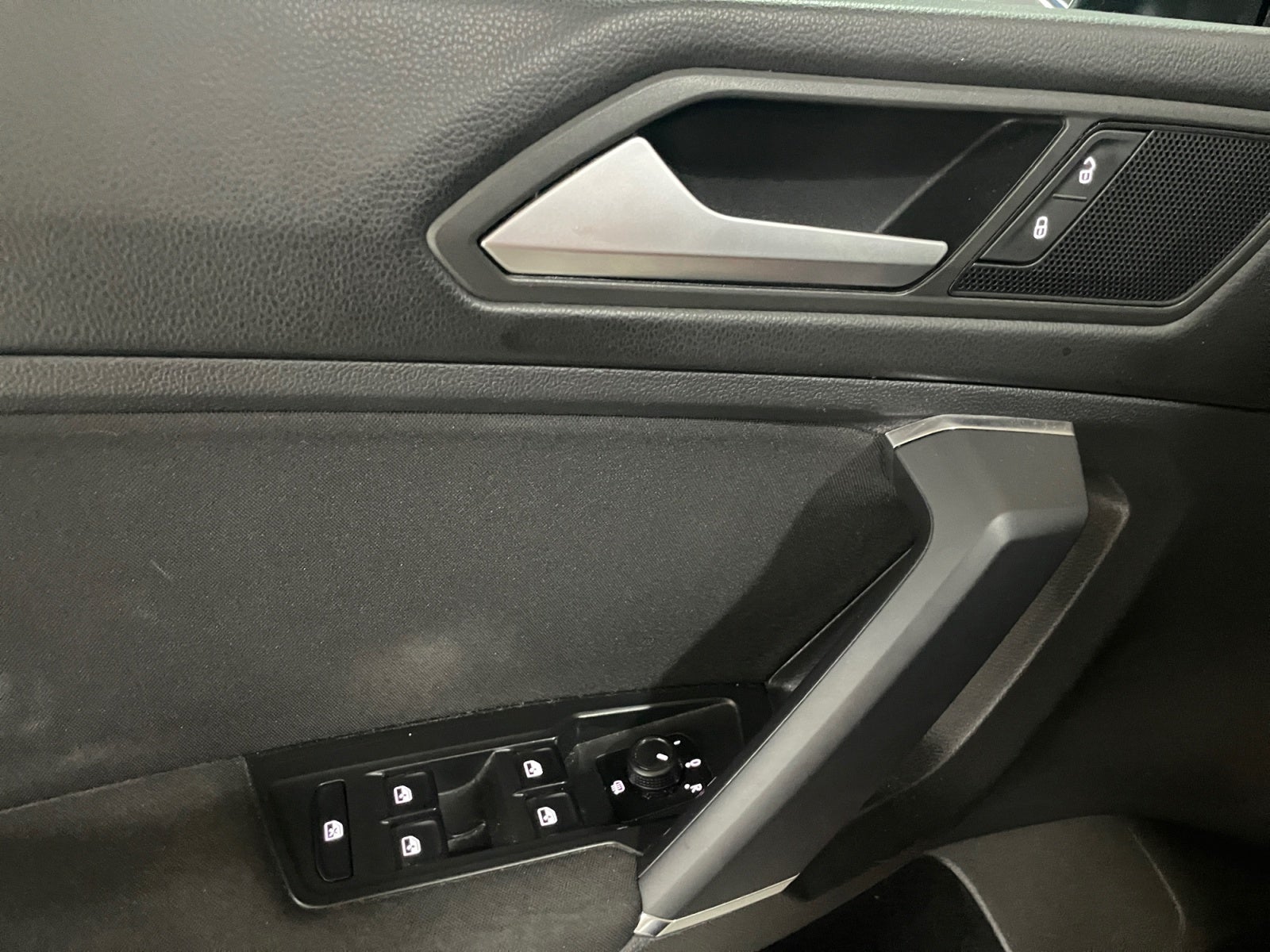 2020 Volkswagen TIGUAN TRENDLINE PLUS