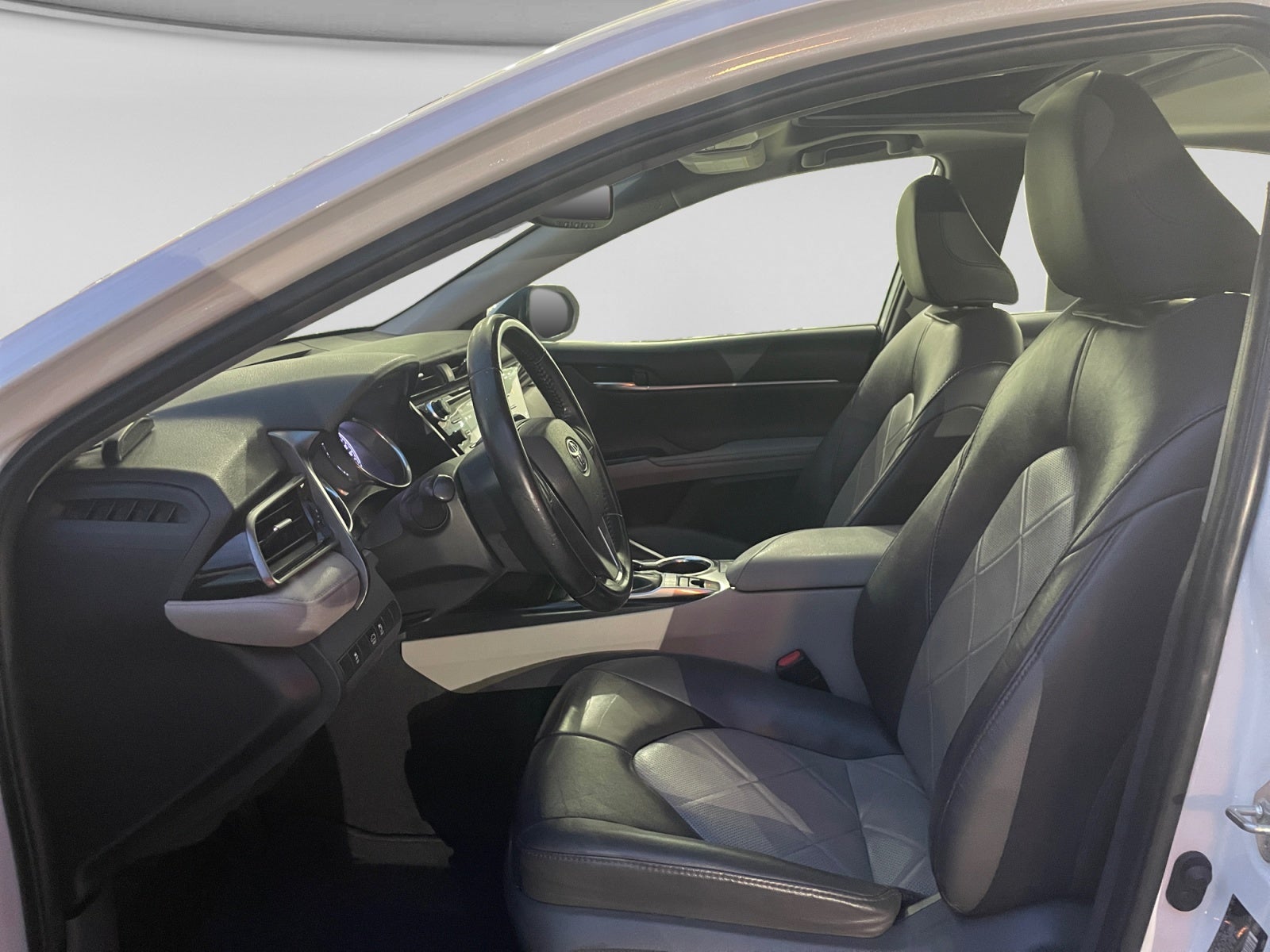 2019 Toyota CAMRY XLE