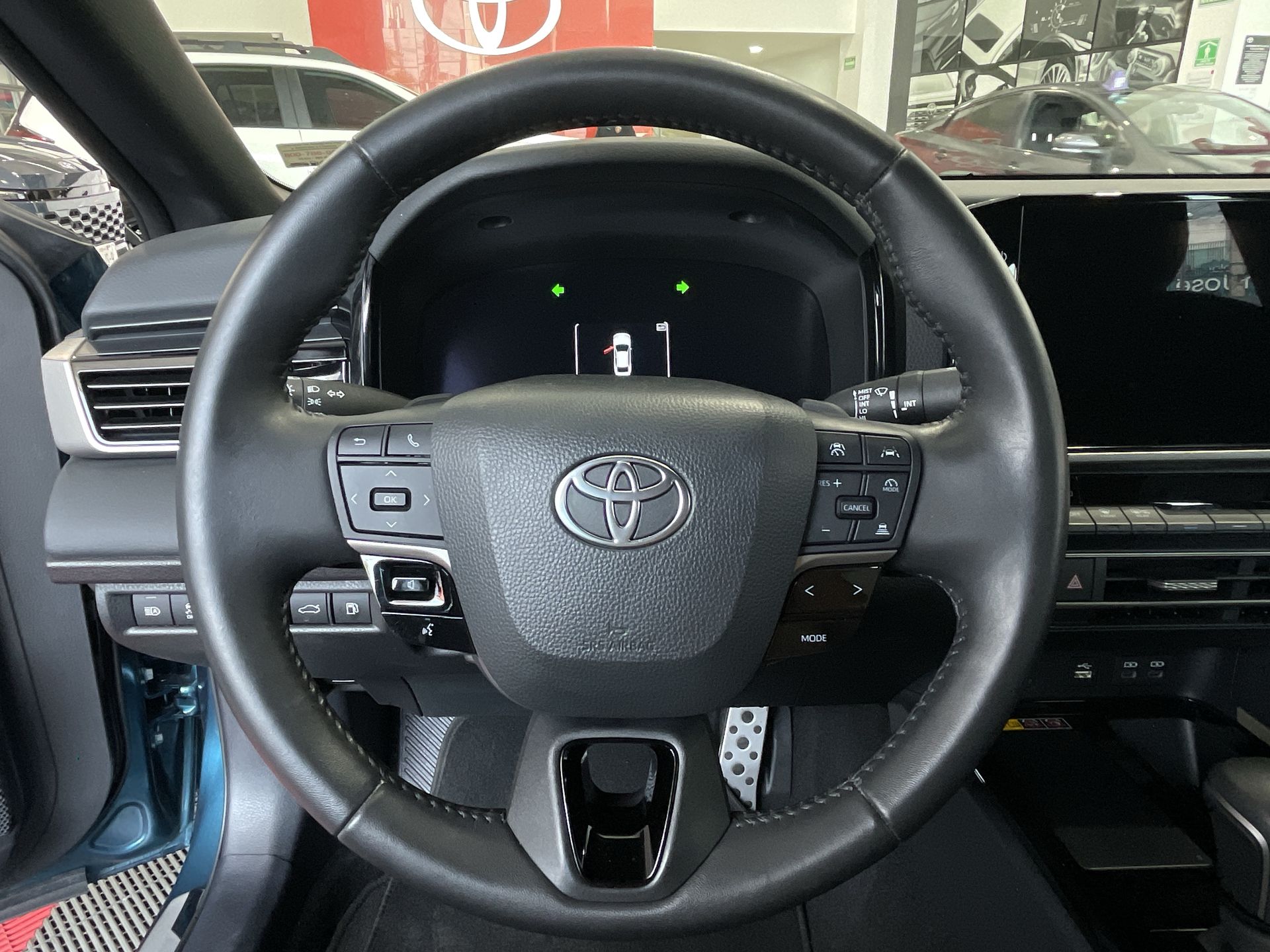 2025 Toyota CAMRY XSE BI-TONE HEV