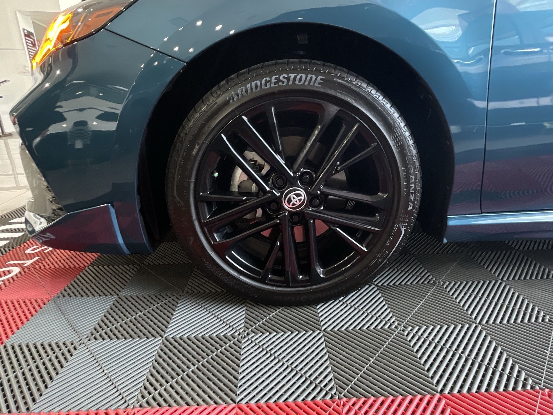 2025 Toyota CAMRY XSE BI-TONE HEV