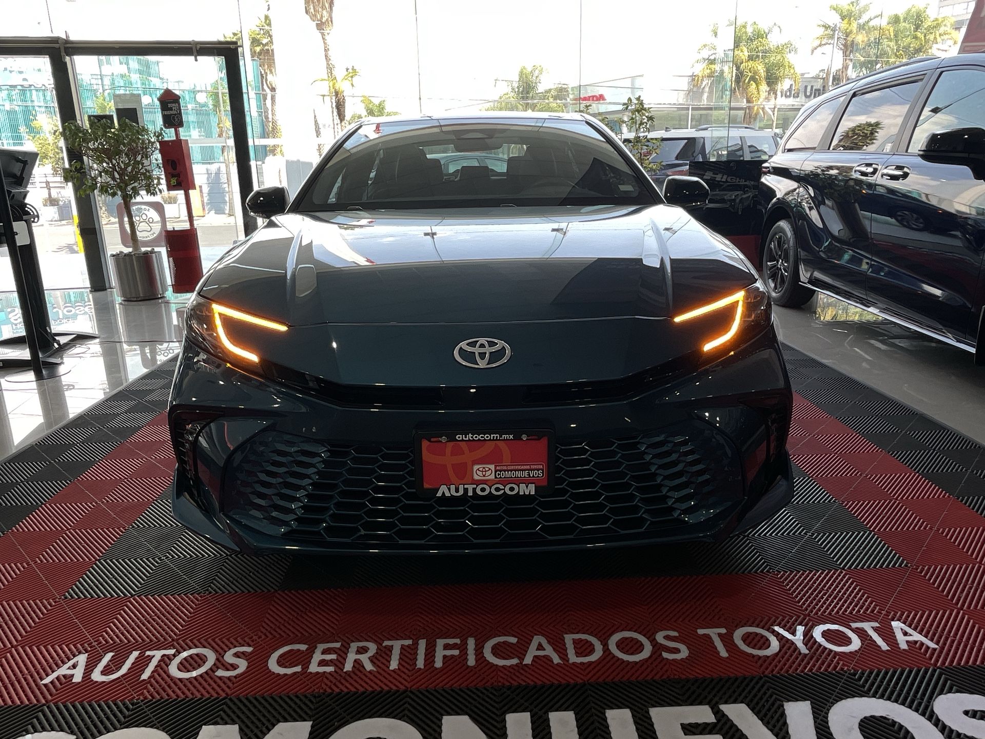 2025 Toyota CAMRY XSE BI-TONE HEV
