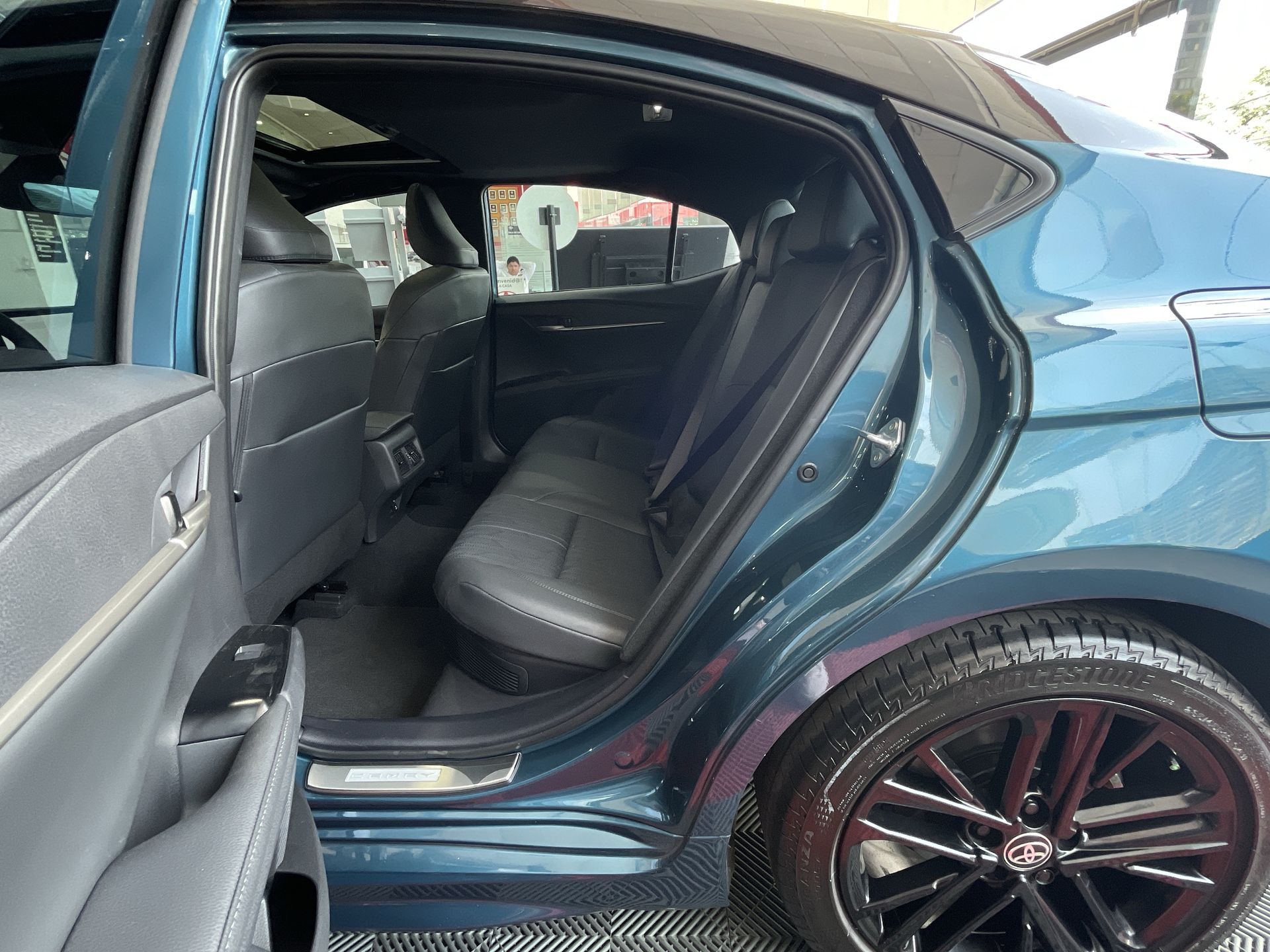 2025 Toyota CAMRY XSE BI-TONE HEV