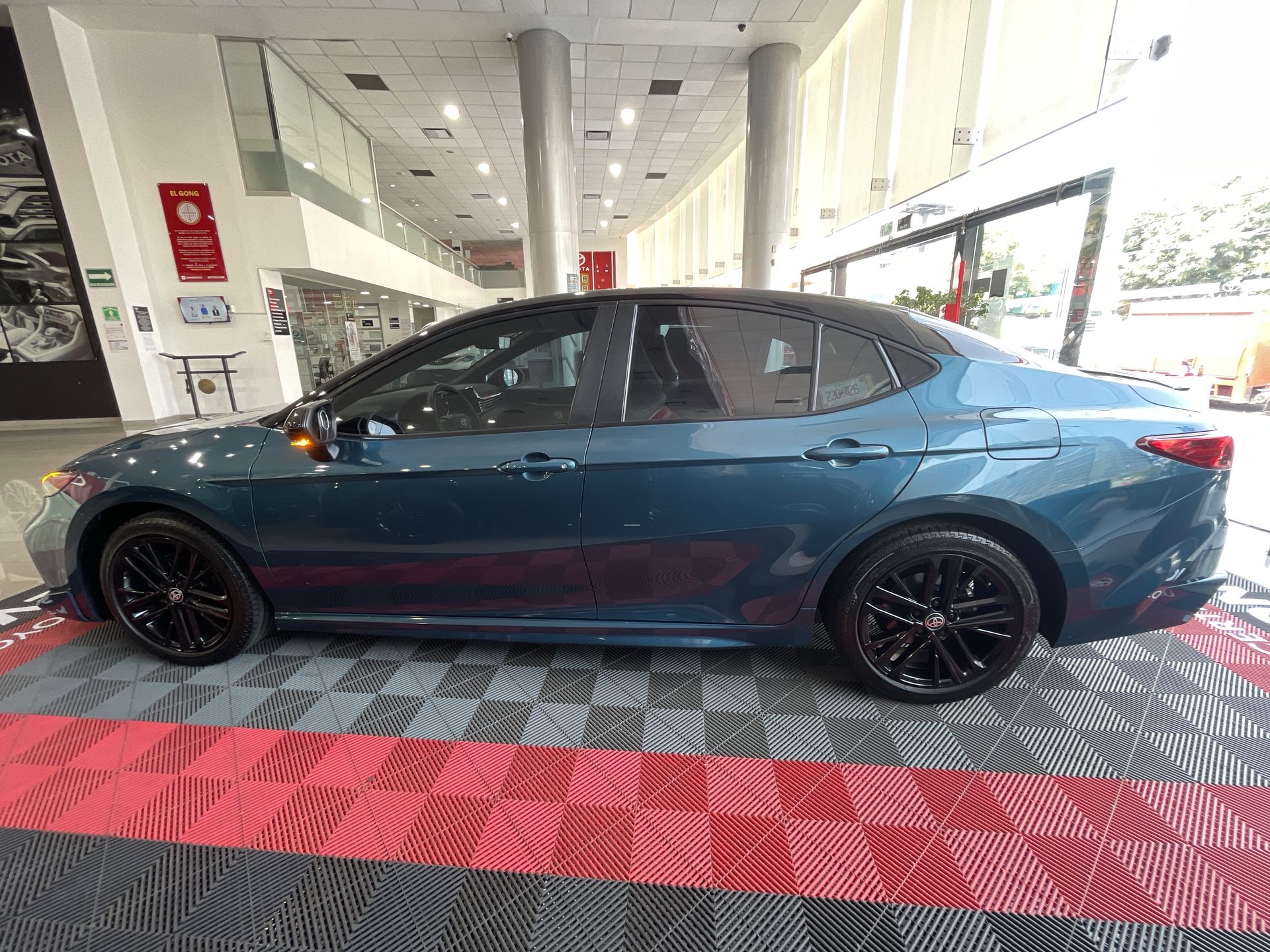 2025 Toyota CAMRY XSE BI-TONE HEV