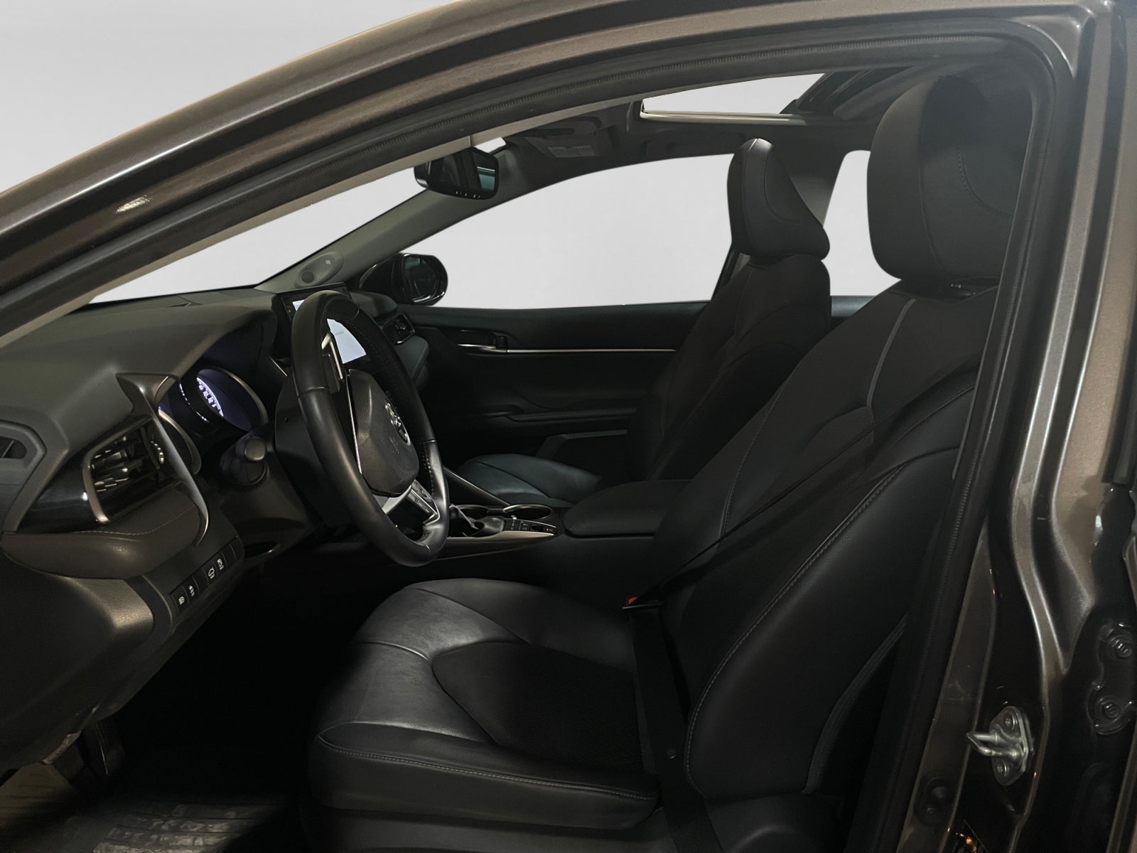 2022 Toyota CAMRY XLE HV