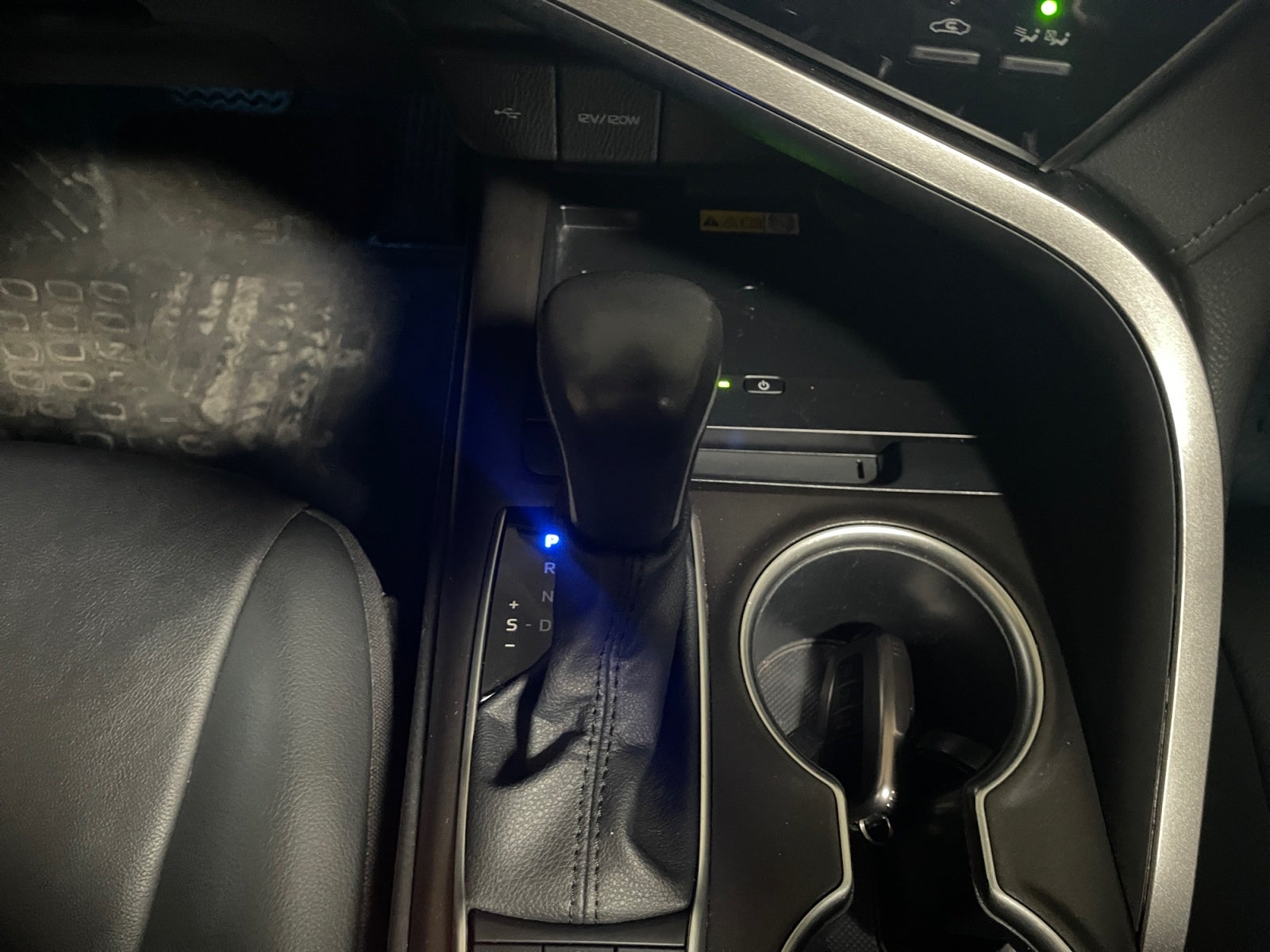 2022 Toyota CAMRY XLE HV