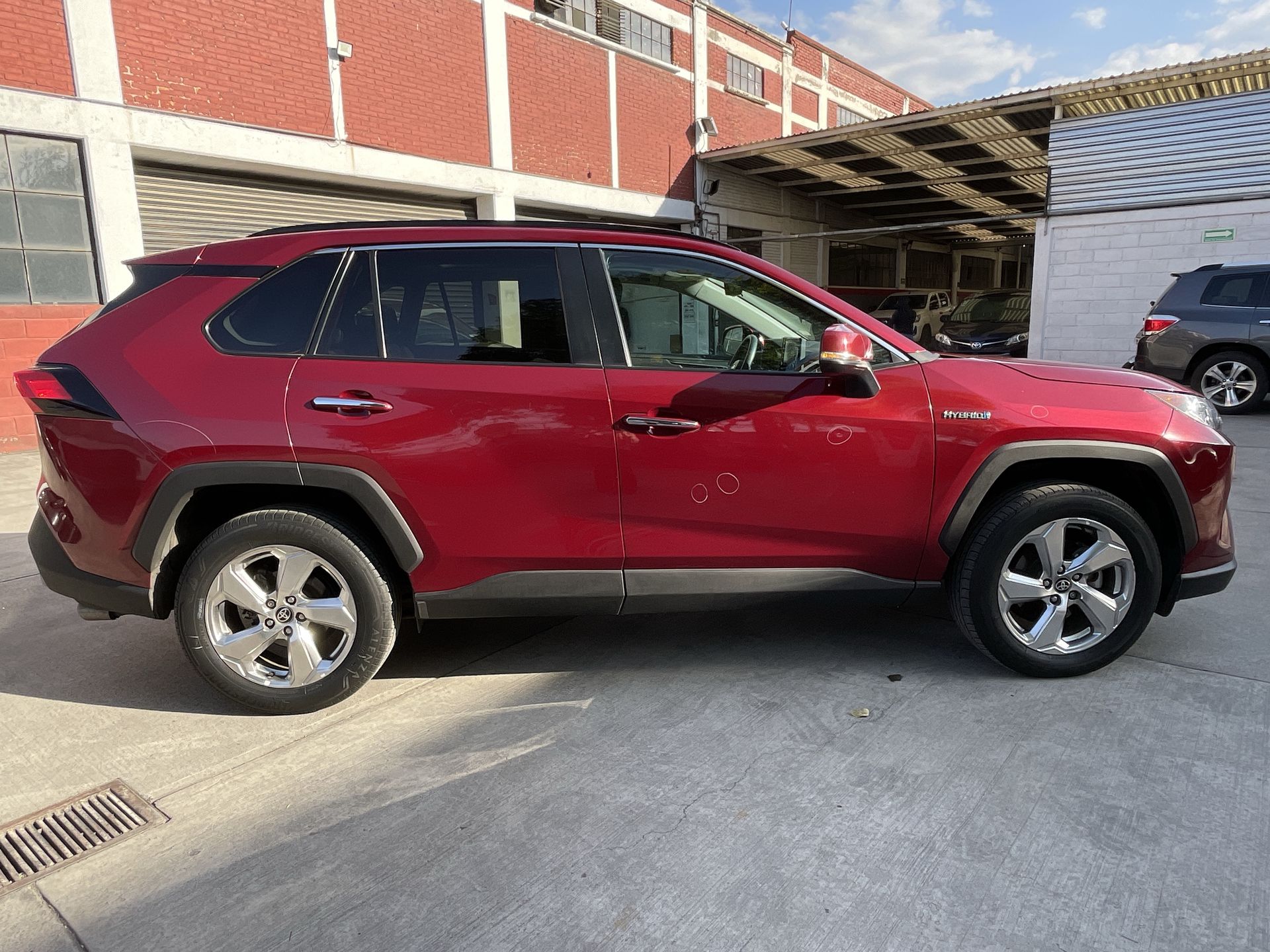 2021 Toyota RAV4 LIMITED HV