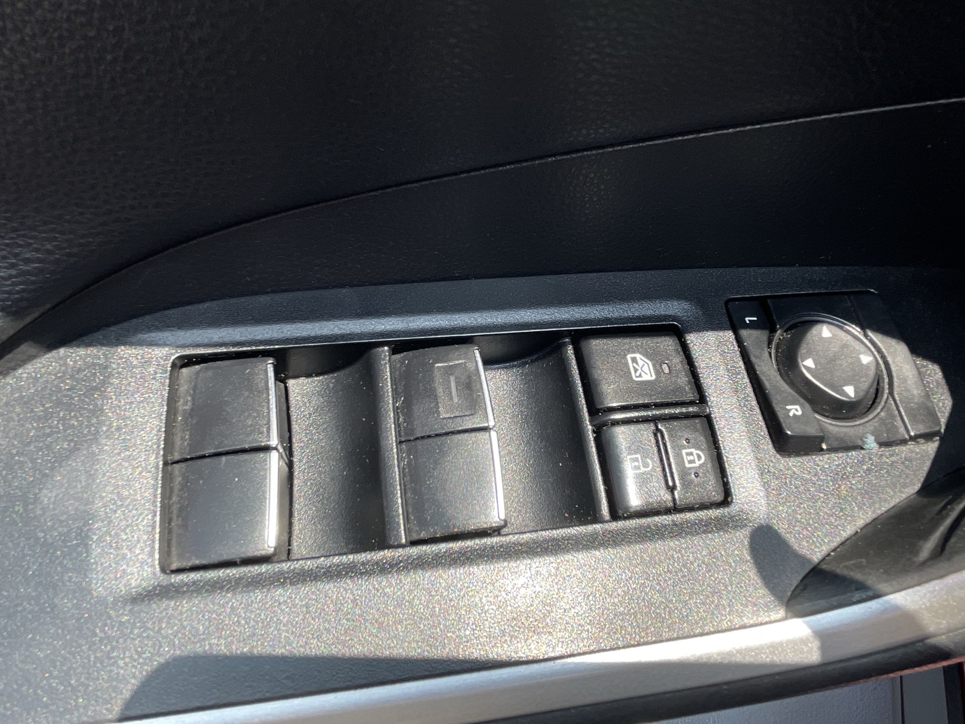 2021 Toyota RAV4 LIMITED HV