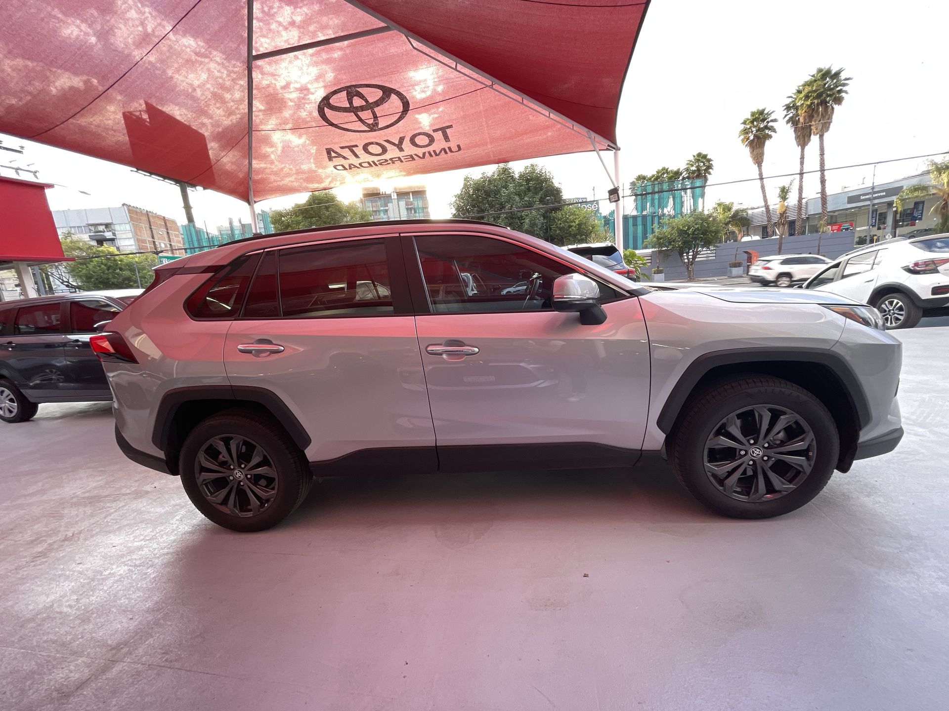 2023 Toyota RAV4 LIMITED HV