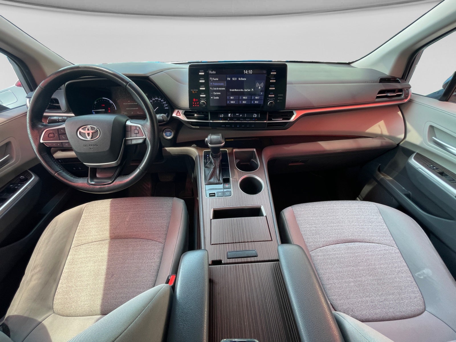 2021 Toyota SIENNA XLE