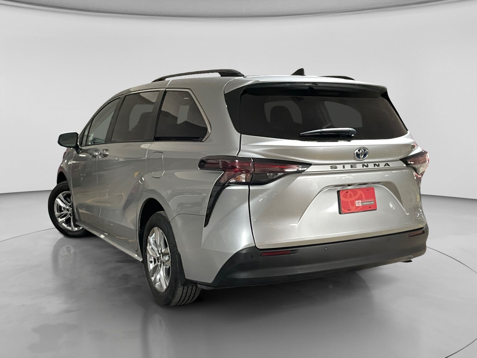 2023 Toyota SIENNA XLE PIEL
