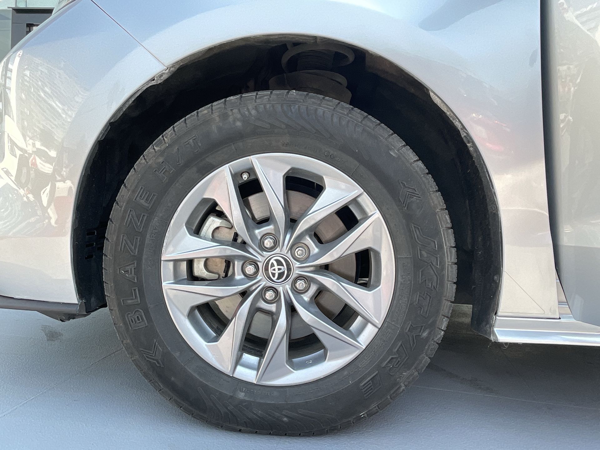 2022 Toyota SIENNA LE