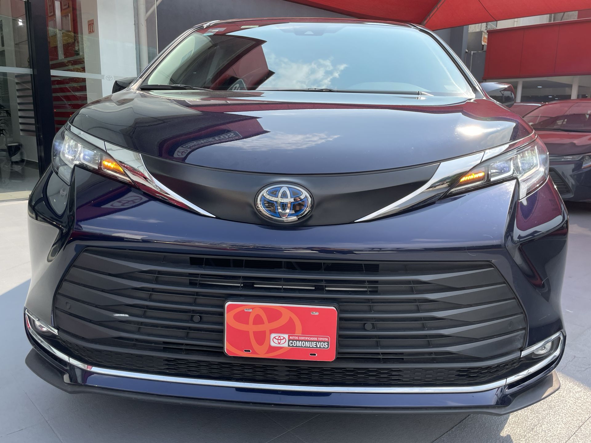 2022 Toyota SIENNA XLE