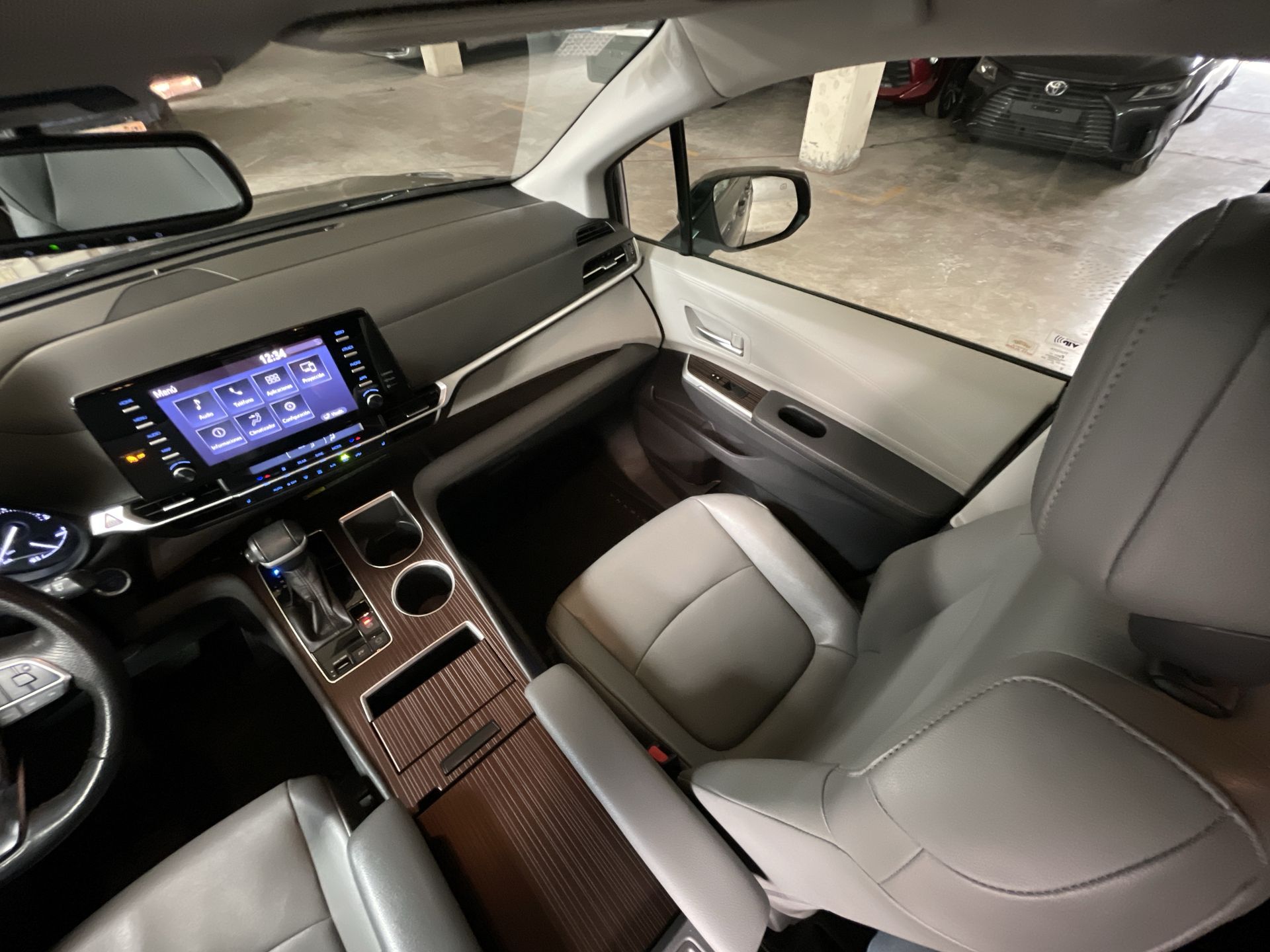 2021 Toyota SIENNA XLE PIEL