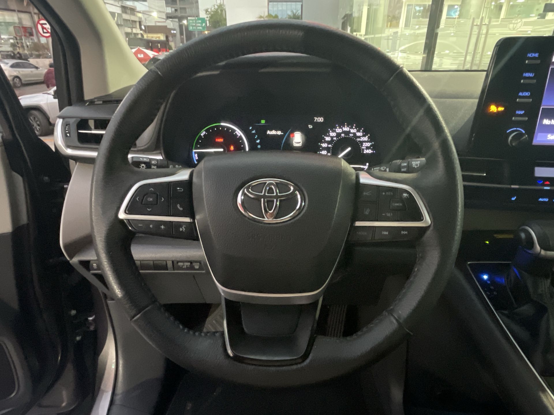 2022 Toyota SIENNA XLE PIEL