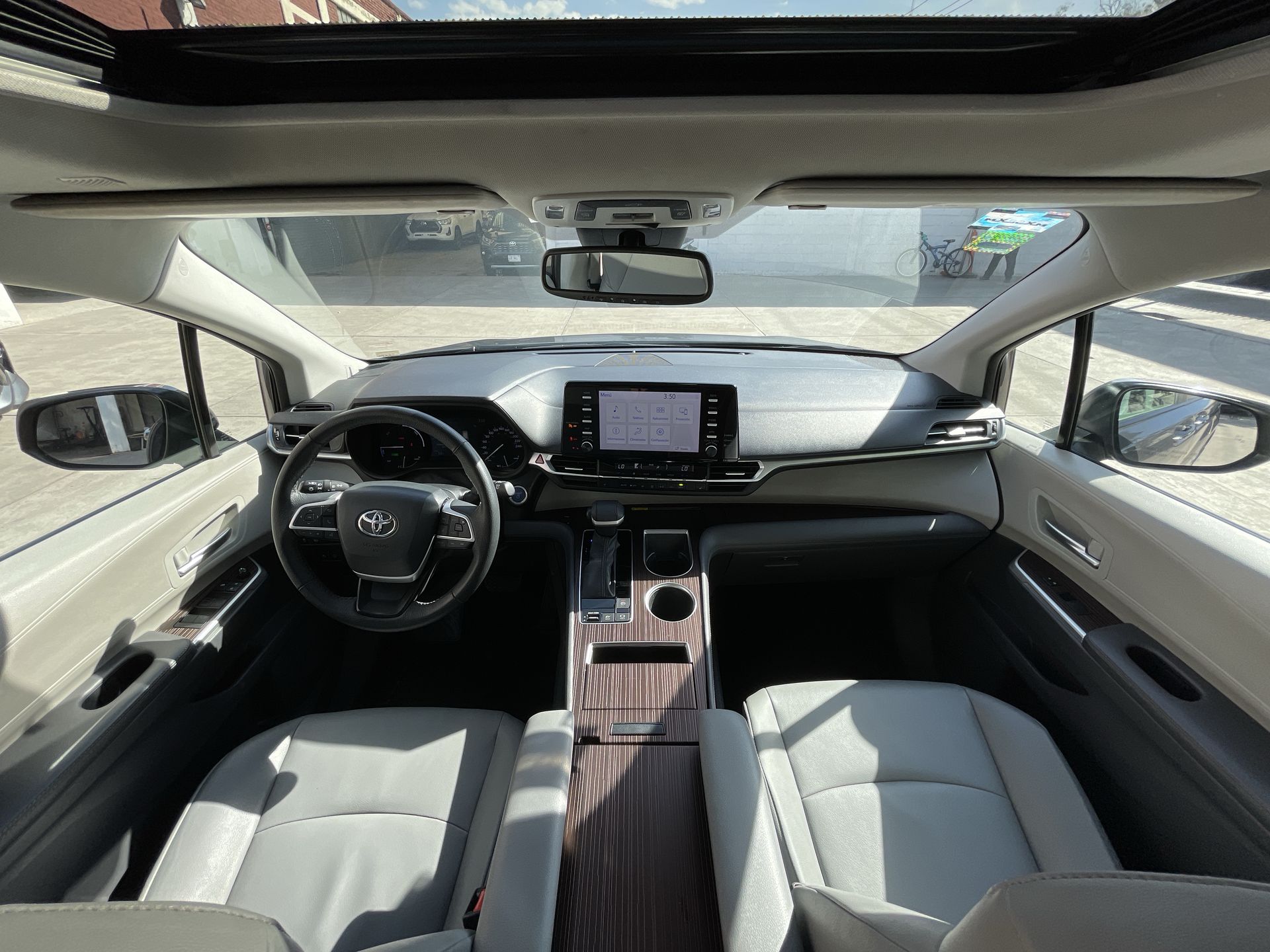 2022 Toyota SIENNA XLE PIEL