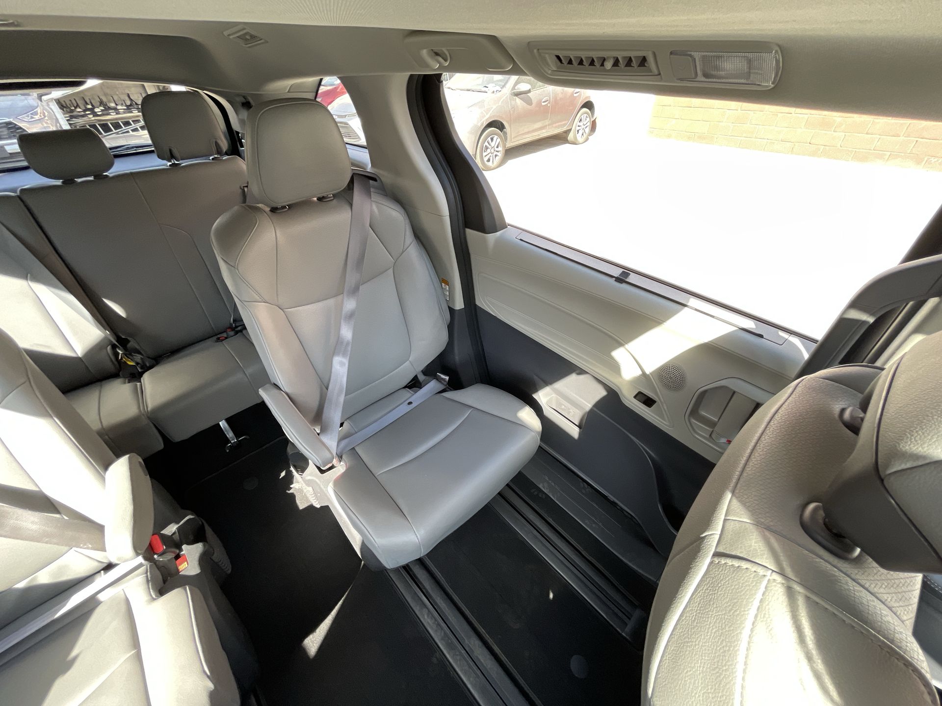 2022 Toyota SIENNA XLE PIEL