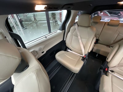 2023 Toyota SIENNA XLE PIEL