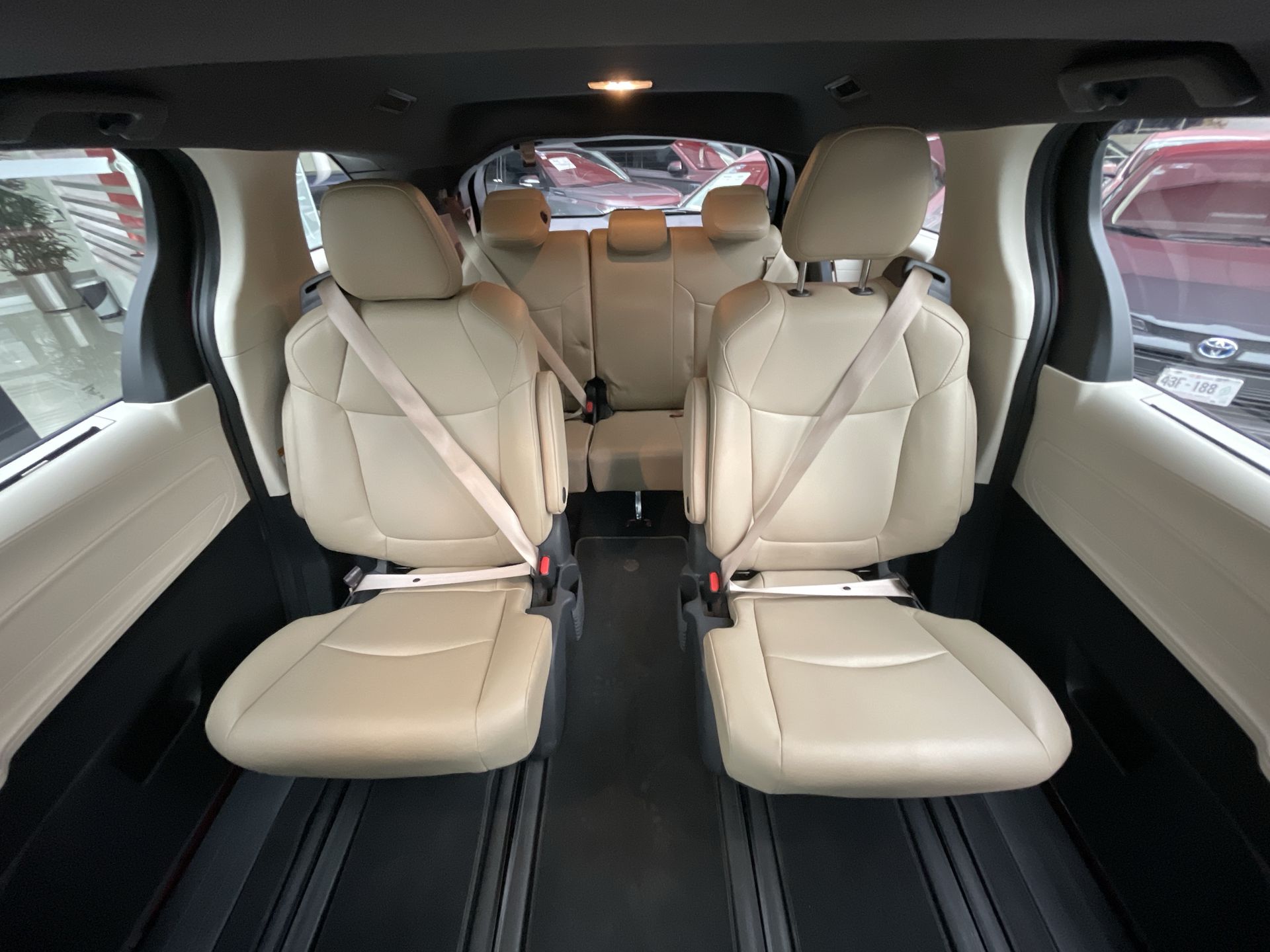 2023 Toyota SIENNA XLE PIEL