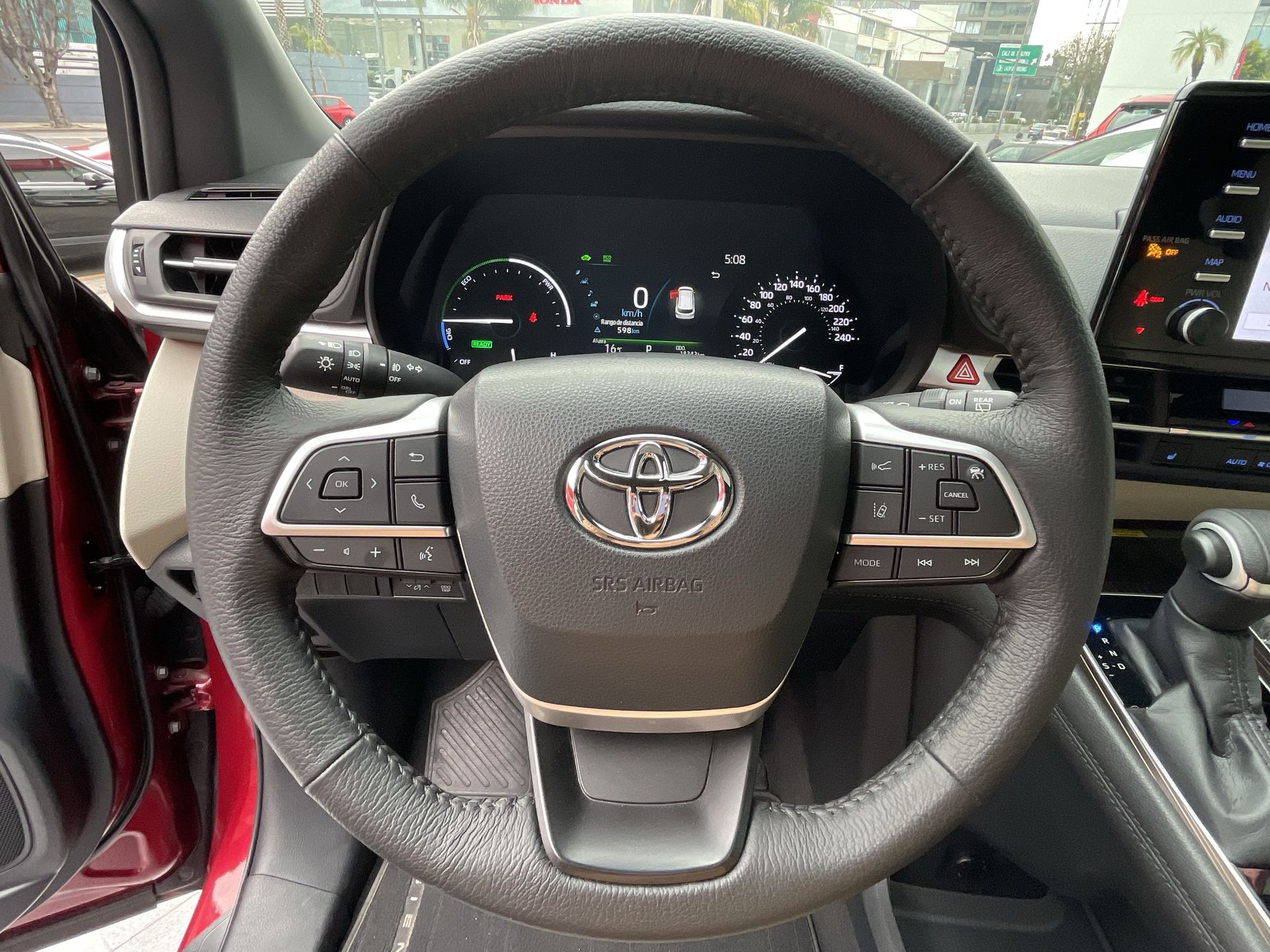 2023 Toyota SIENNA XLE PIEL