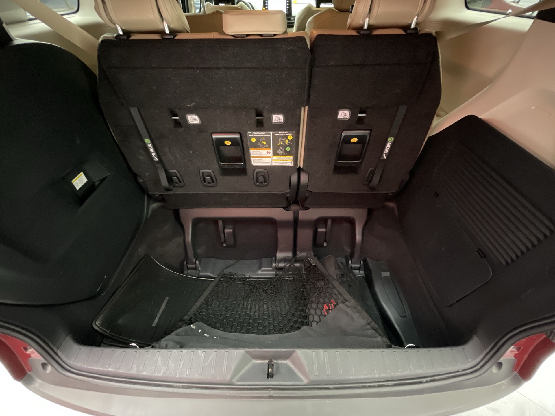 2023 Toyota SIENNA XLE PIEL