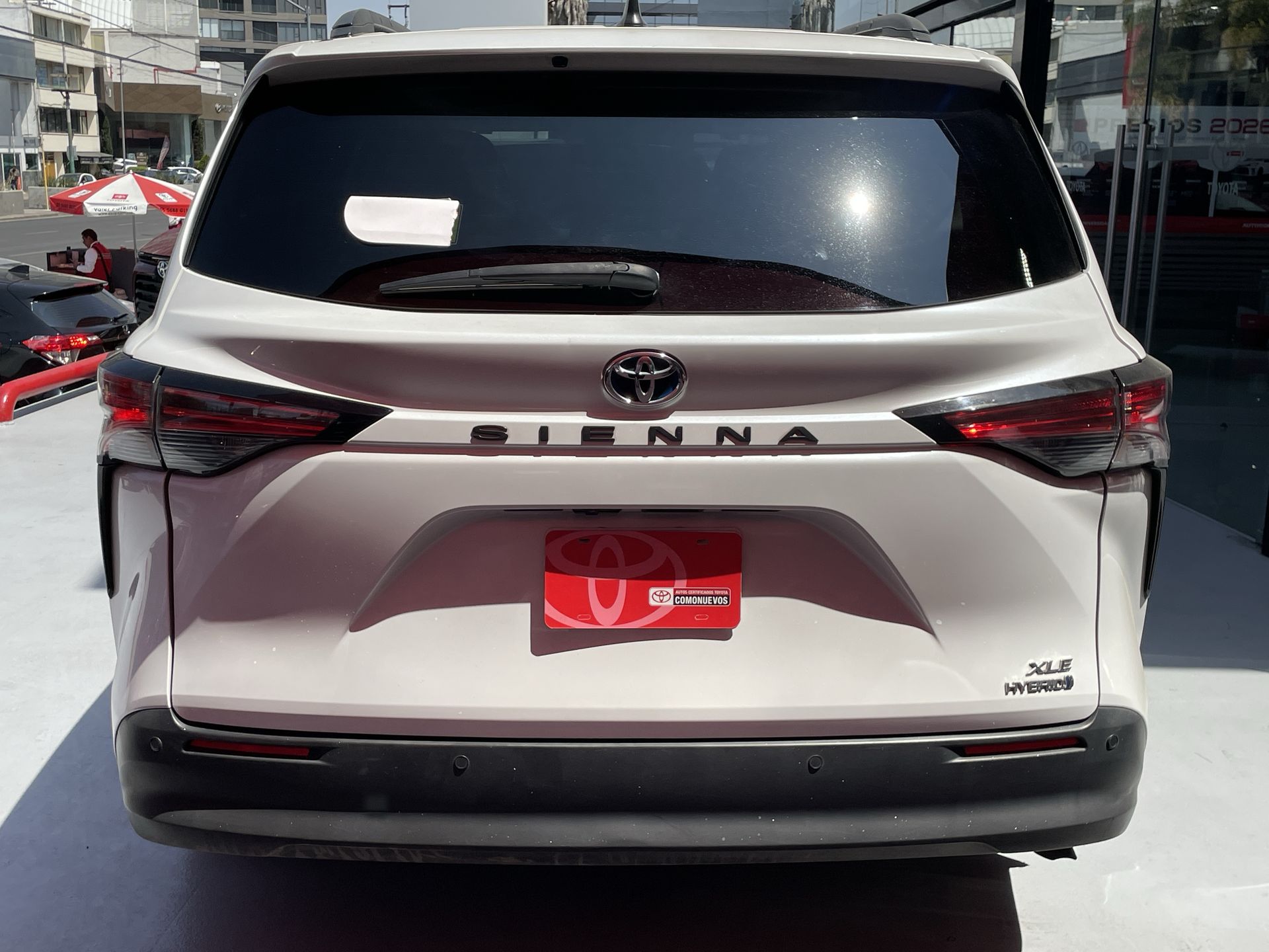2022 Toyota SIENNA XLE