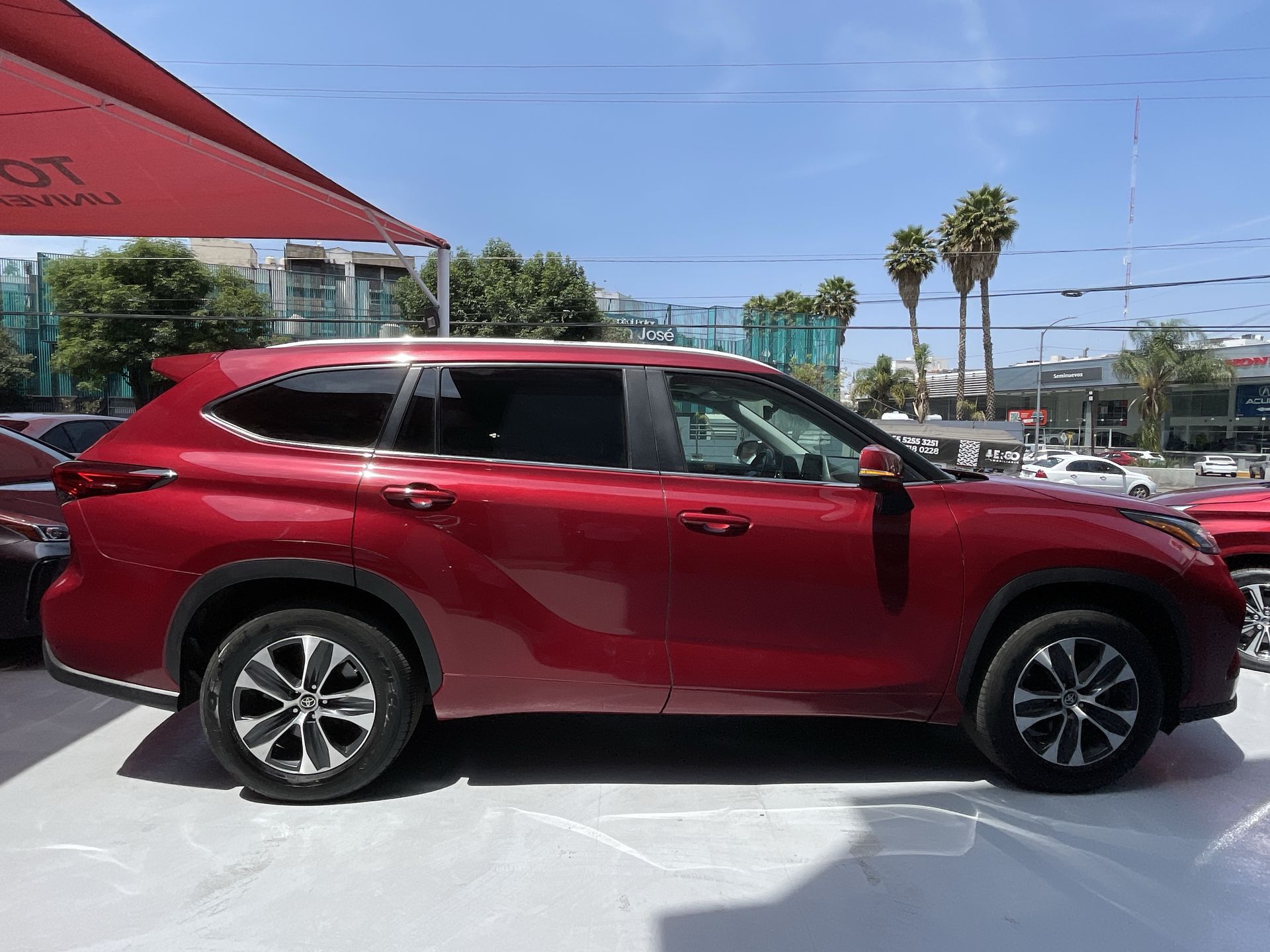 2023 Toyota HIGHLANDER XLE