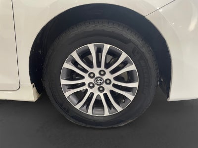 2019 Toyota SIENNA XLE