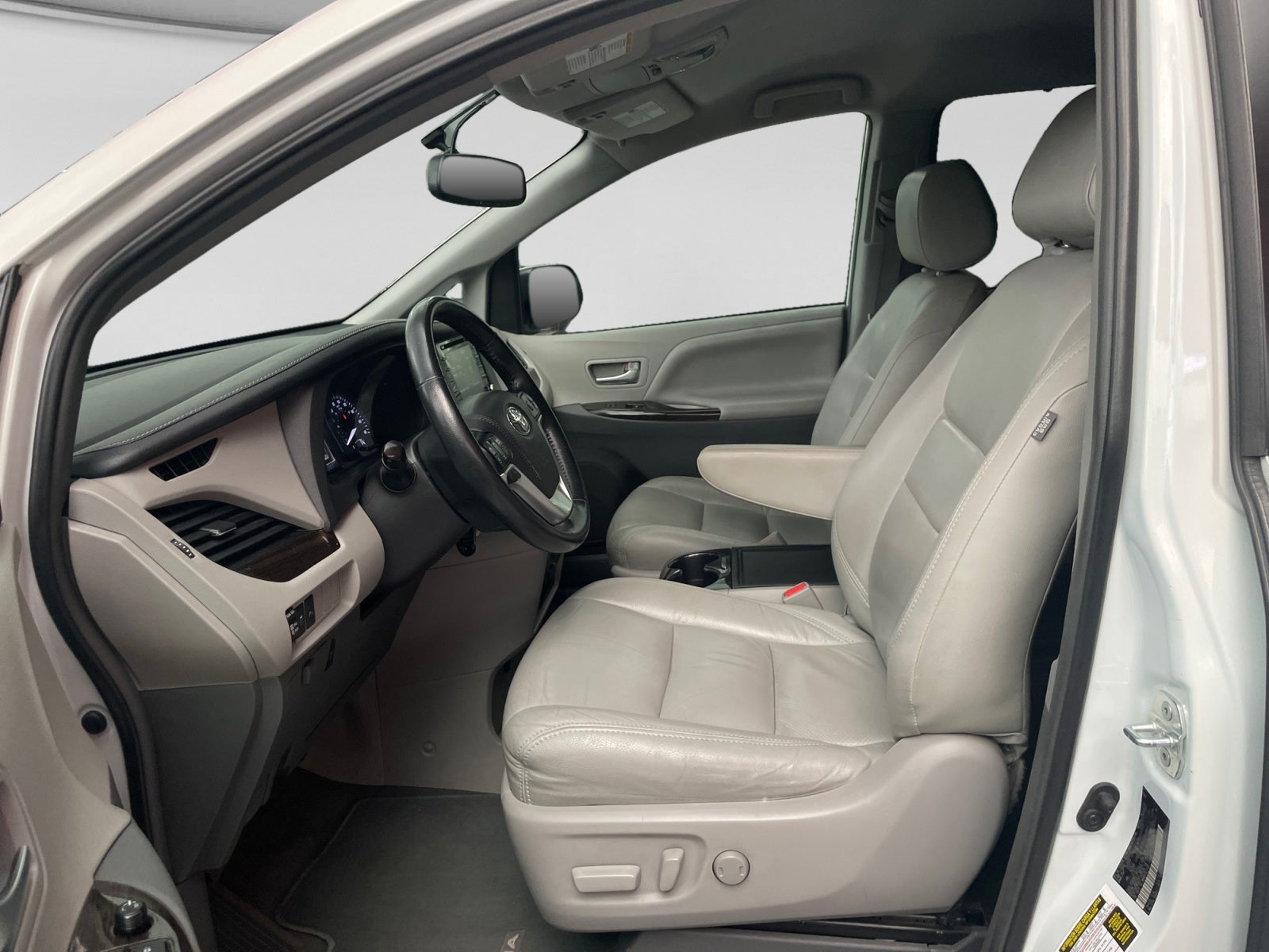 2019 Toyota SIENNA XLE