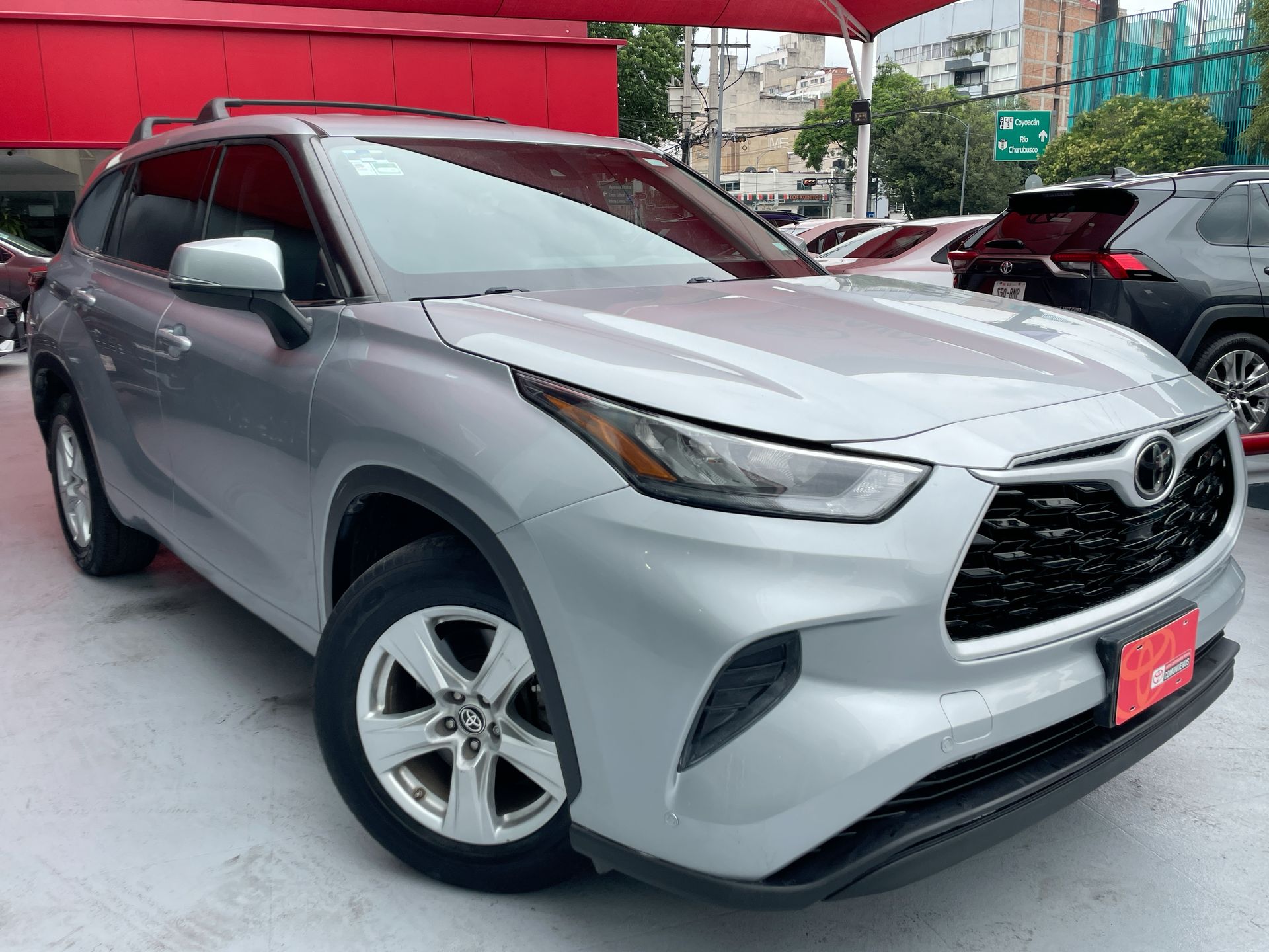 2021 Toyota HIGHLANDER LE