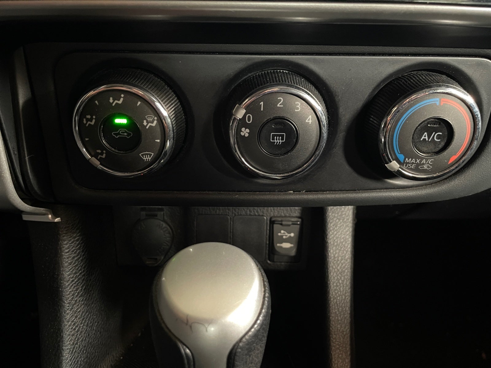 2018 Toyota COROLLA LE CVT