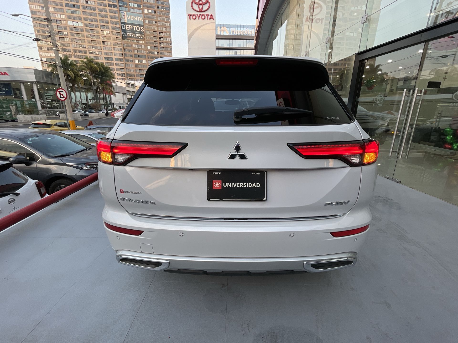 2024 Mitsubishi OUTLANDER DIAMOND
