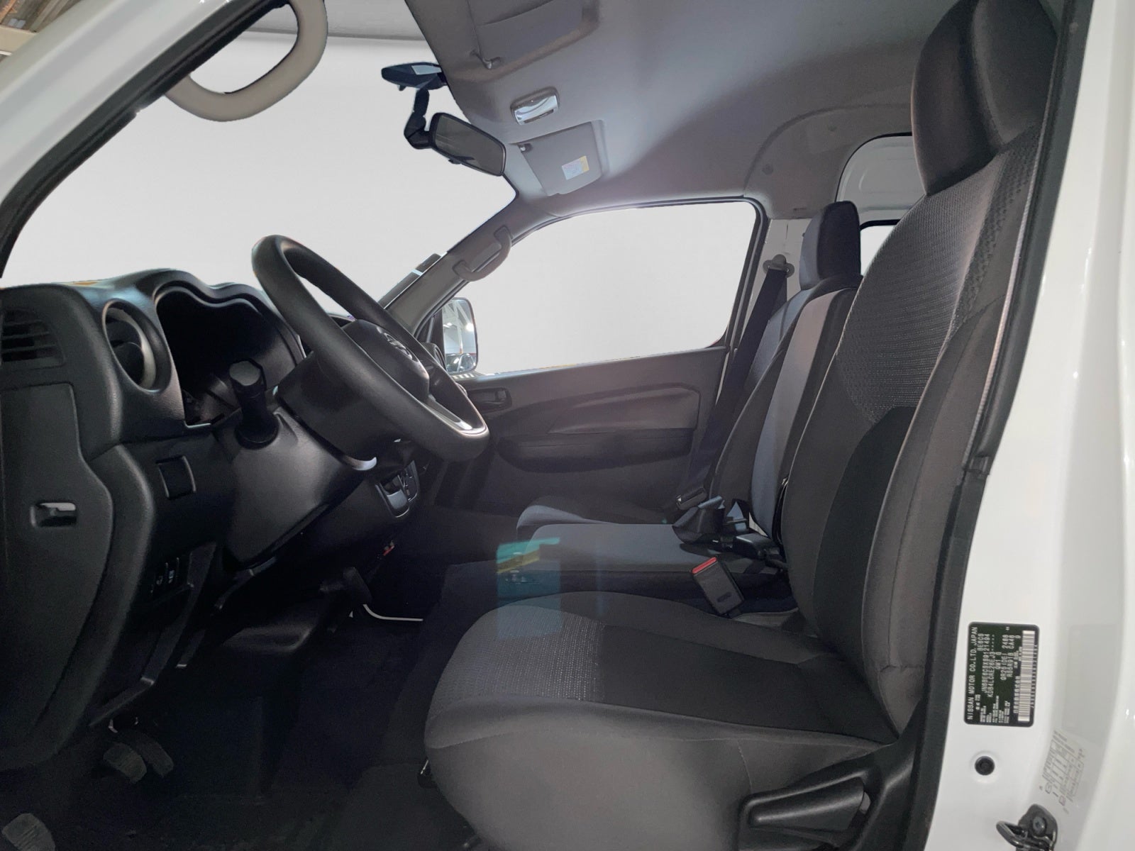 2025 Nissan URVAN PANEL VENTANAS AMPLIA 25