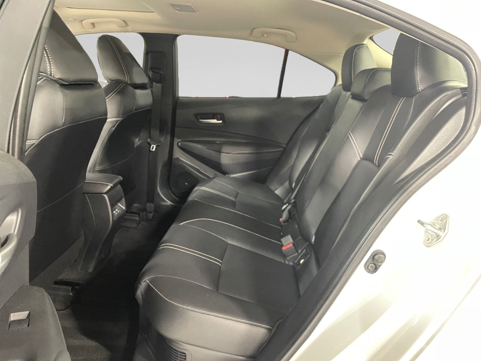 2026 Toyota COROLLA XLE HEV