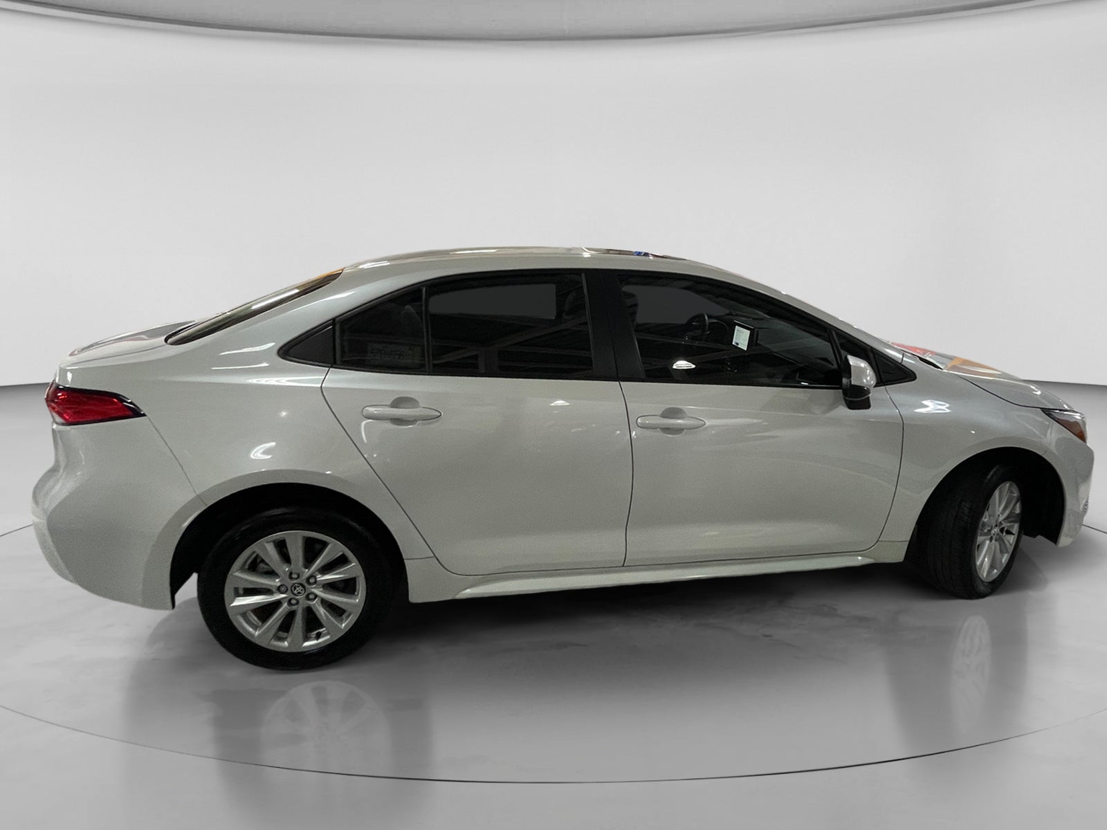 2026 Toyota COROLLA XLE HEV