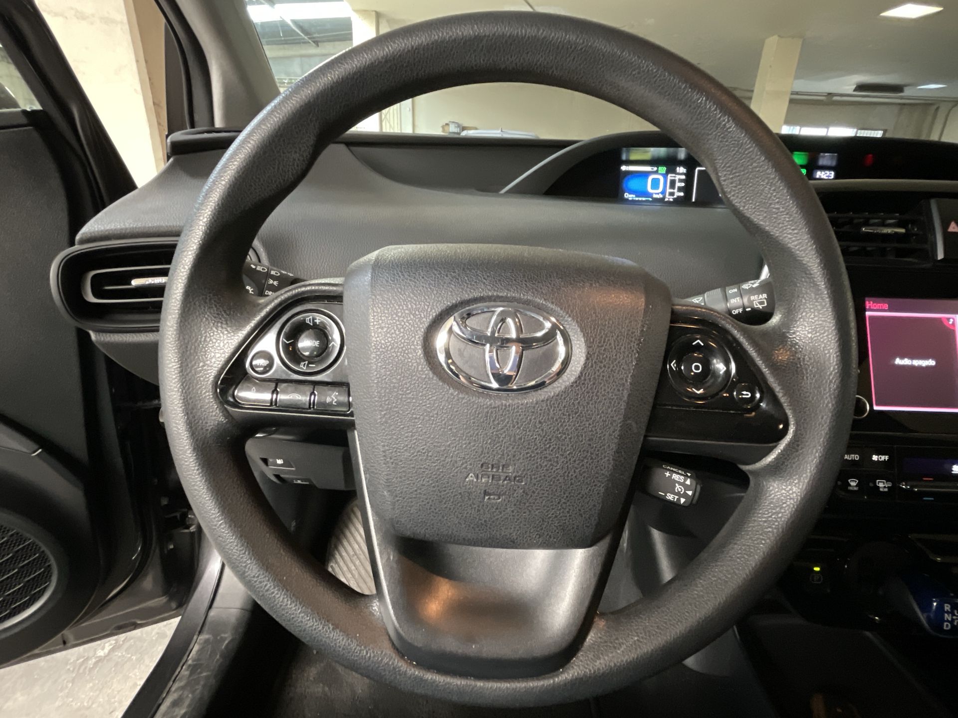 2022 Toyota PRIUS BASE
