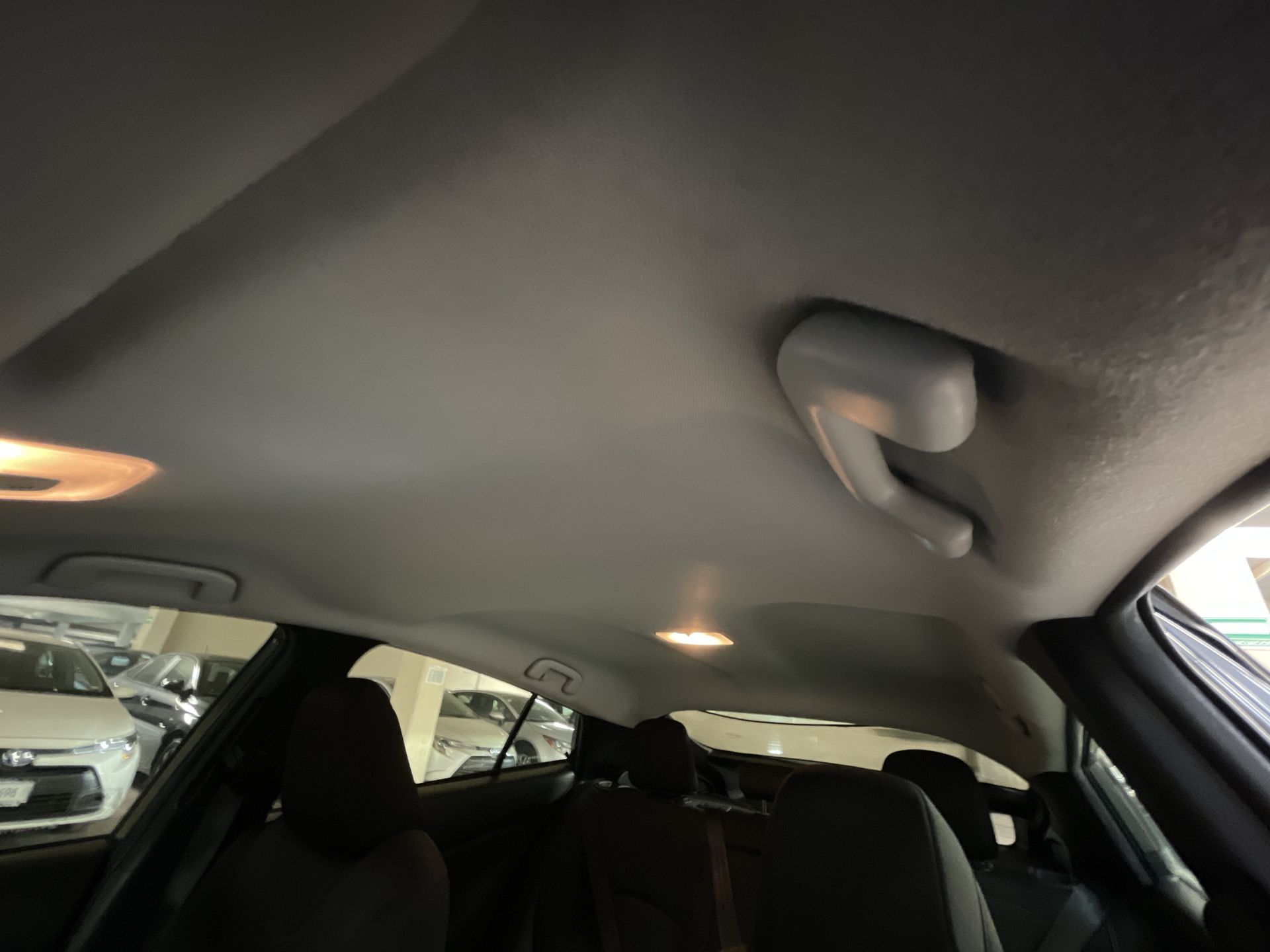 2022 Toyota PRIUS BASE