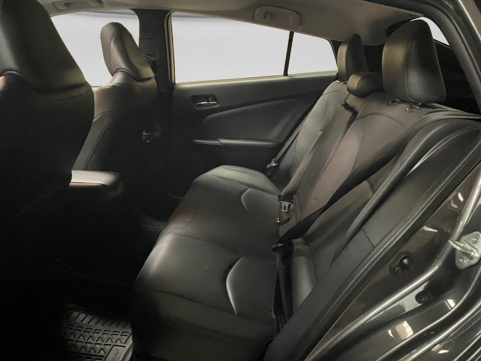 2021 Toyota PRIUS BASE PREMIUM