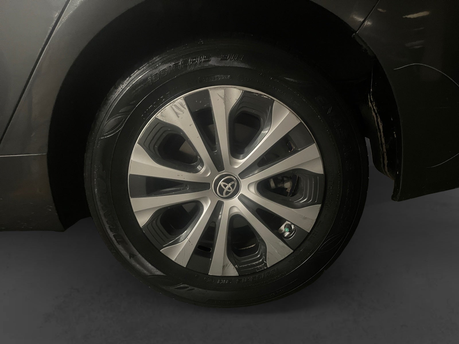 2021 Toyota PRIUS BASE PREMIUM