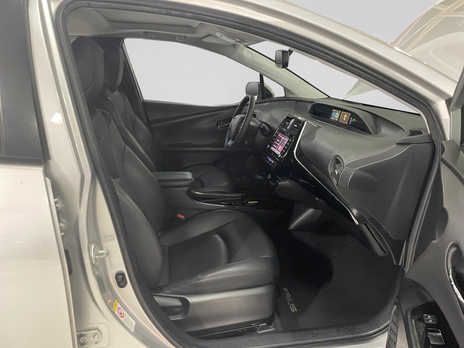 2020 Toyota PRIUS PREMIUM