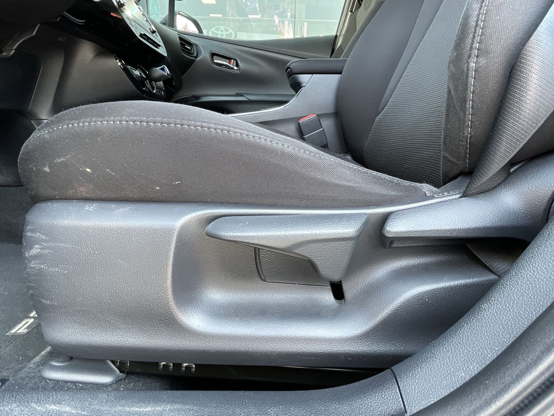 2020 Toyota PRIUS BASE