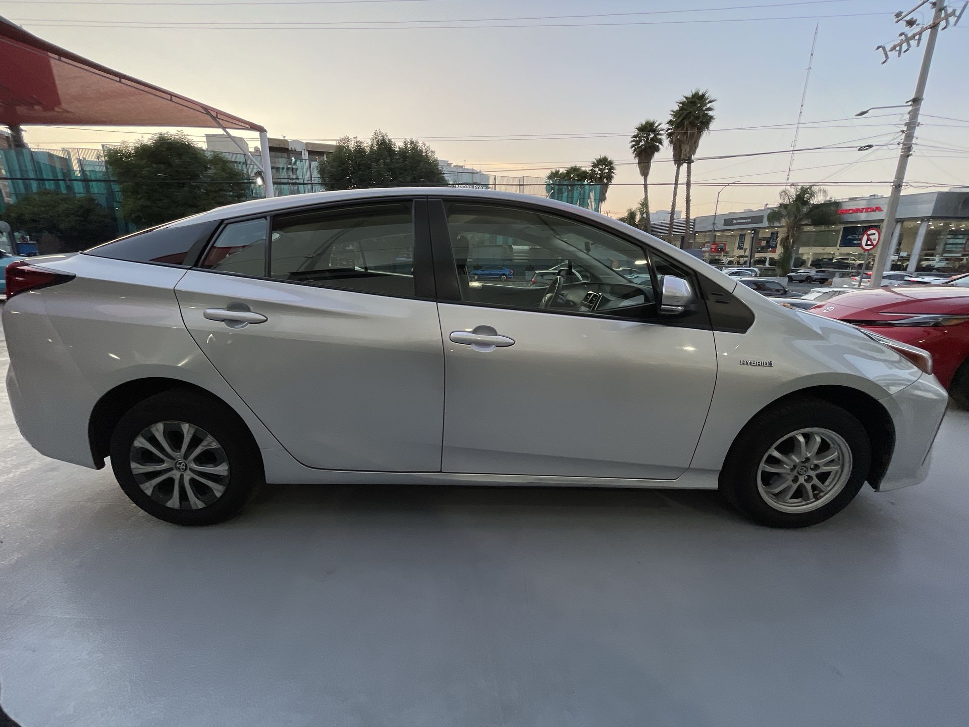 2020 Toyota PRIUS BASE BASE