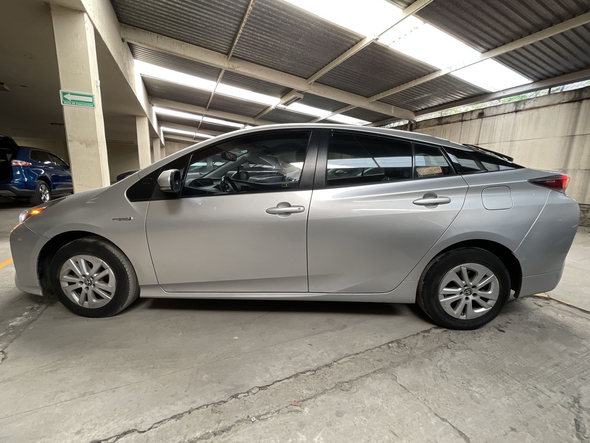 2017 Toyota PRIUS BASE PREMIUM CVT