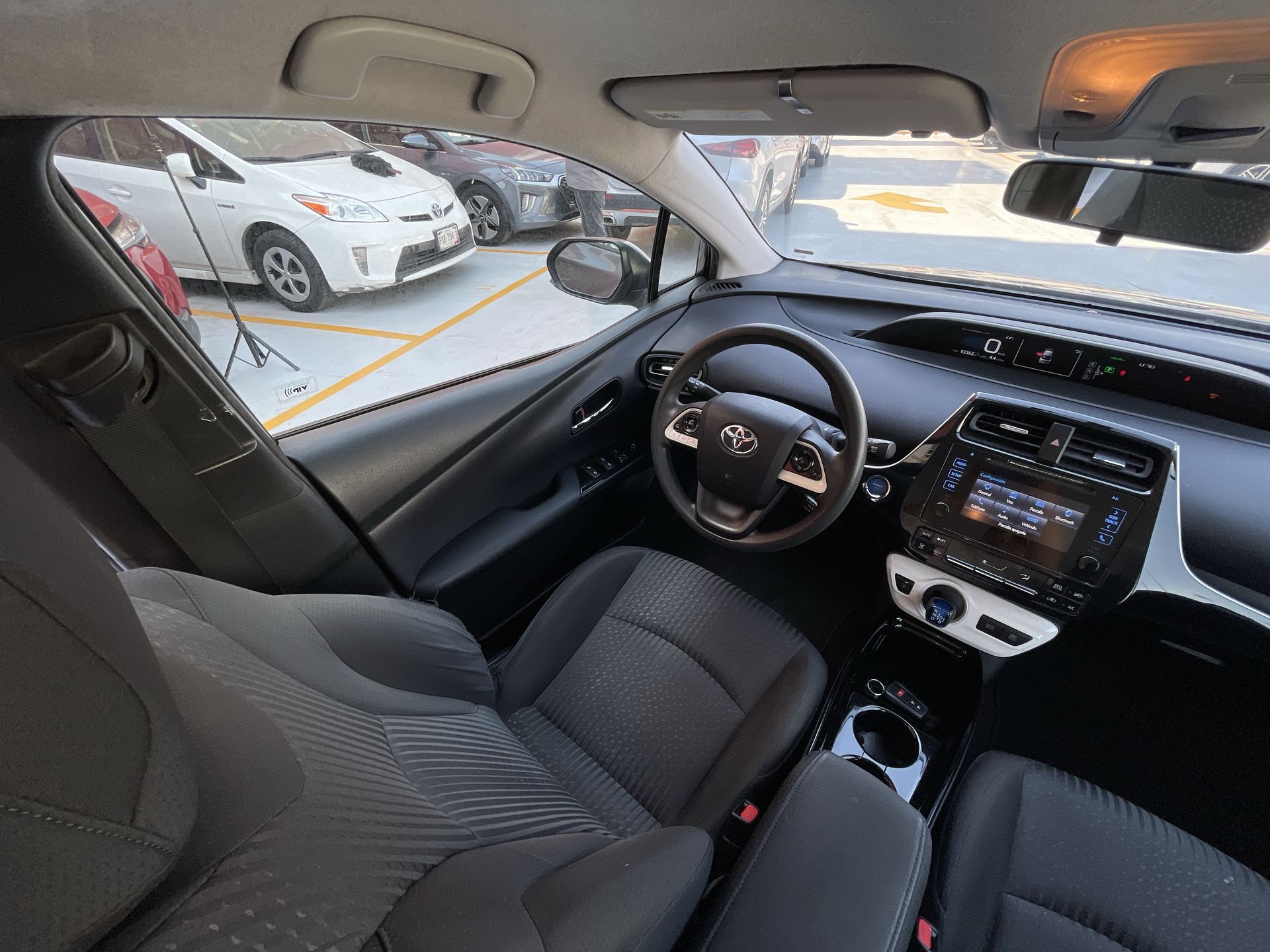 2017 Toyota PRIUS BASE CVT