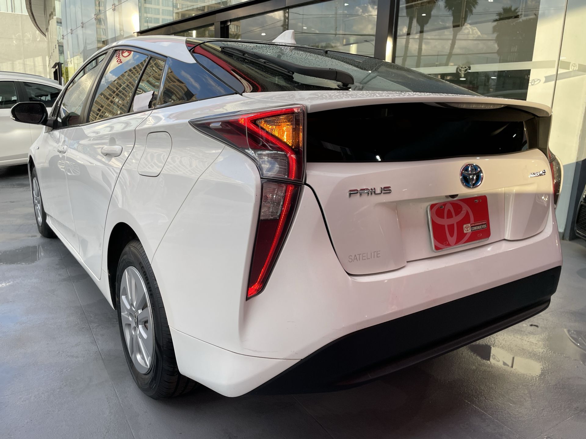 2018 Toyota PRIUS PREMIUM AT