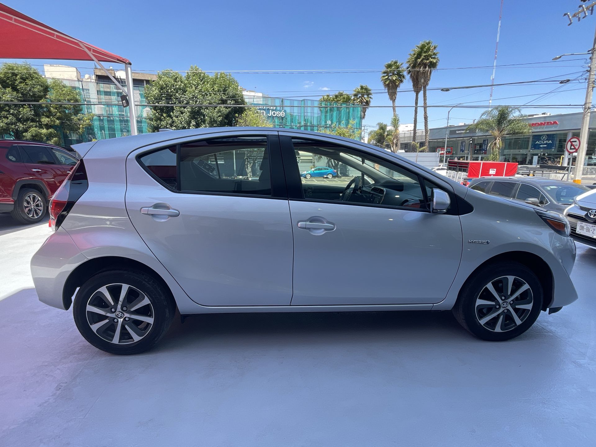 2021 Toyota PRIUS BASE BASE